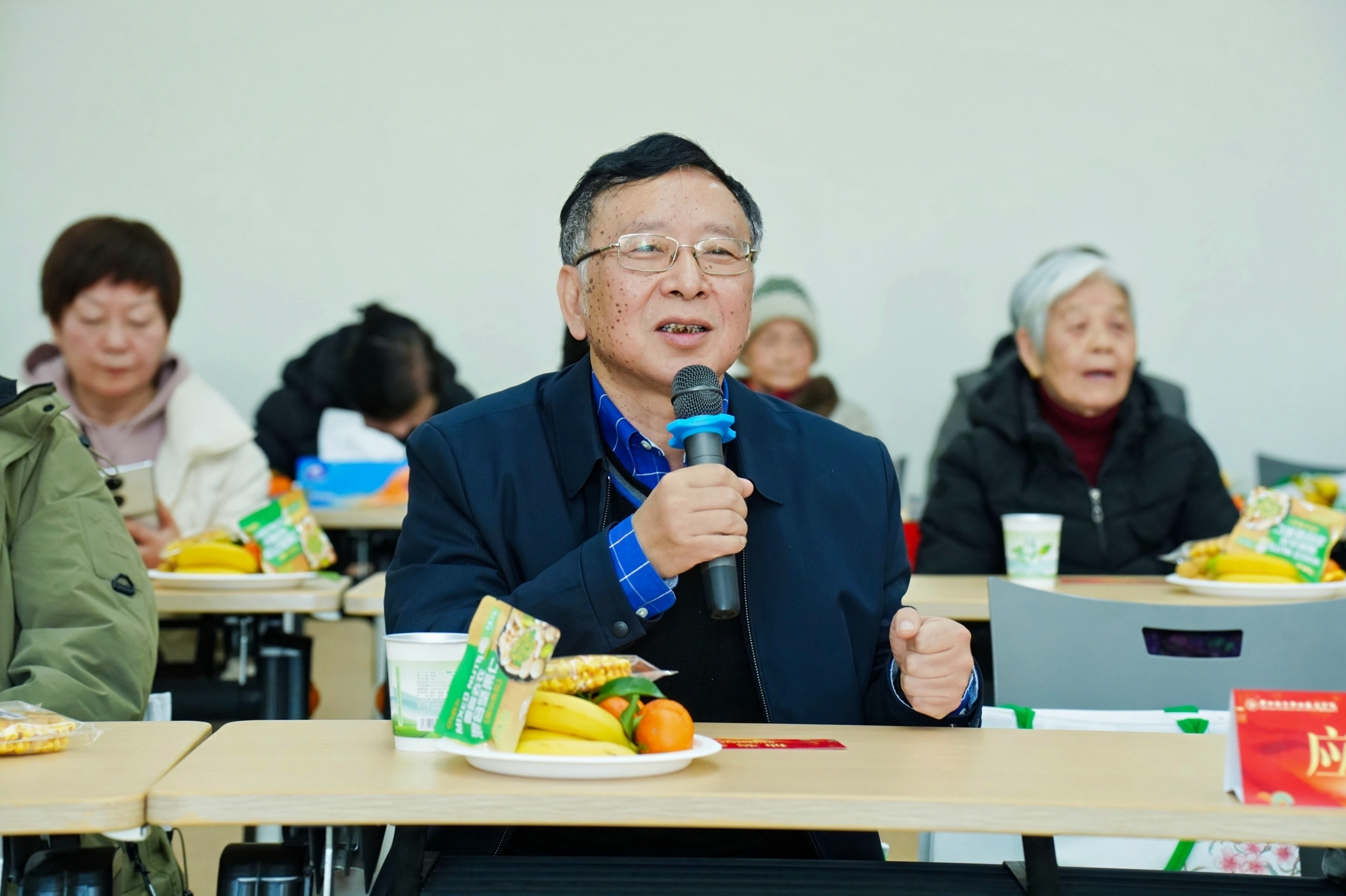 代表发言01.JPG