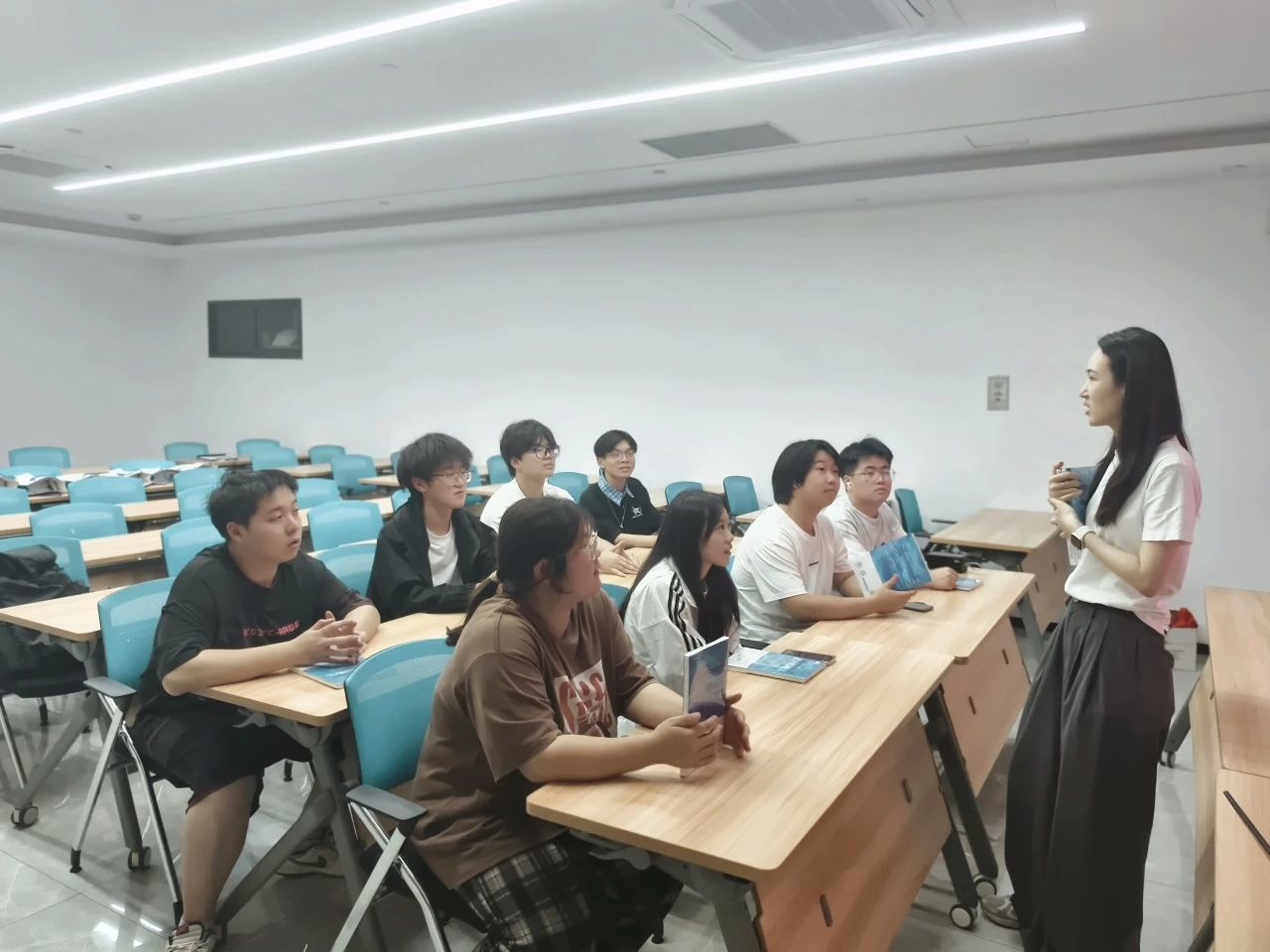 a1e0caca2f705ee1ab9d57f8154fedf3.jpg